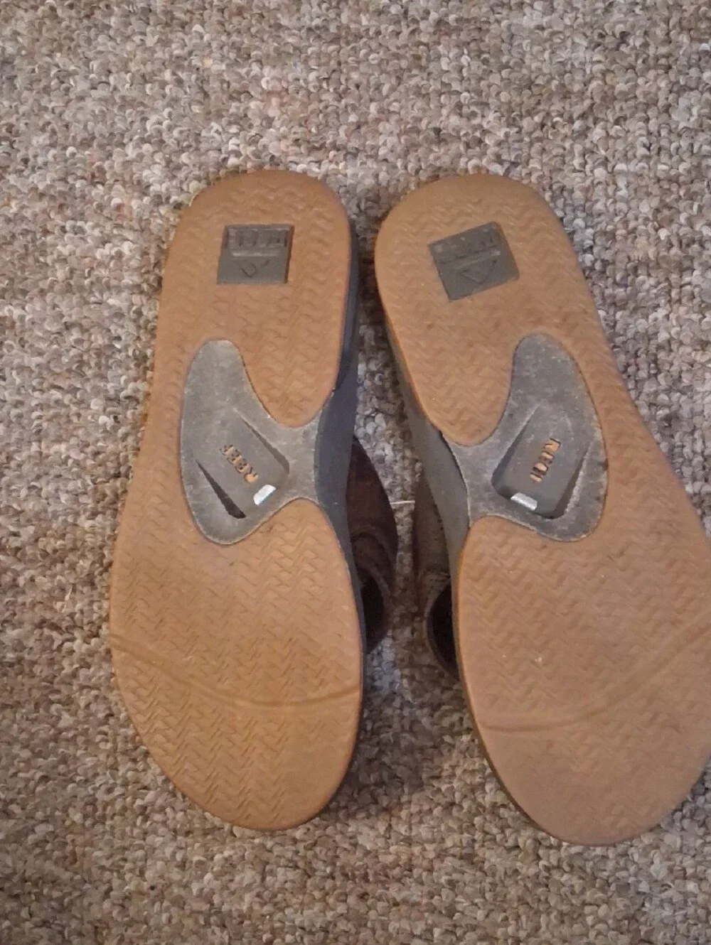 Reef Men's Brown Leather Flip-Flops